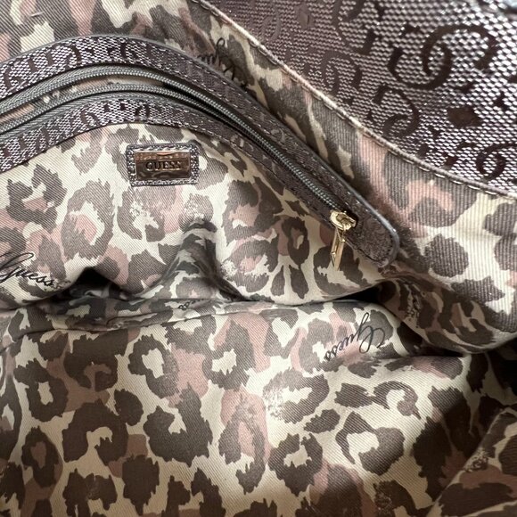 Guess Like New Shimmering Silver Quilted Purse - Picture 12 of 16